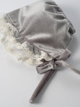 Load image into Gallery viewer, Baby Ande Velvet Bonnet