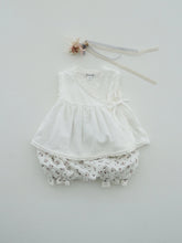 Load image into Gallery viewer, Baby Luvenia Blouse (white)