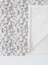 Load image into Gallery viewer, Arielle Fur Blanket