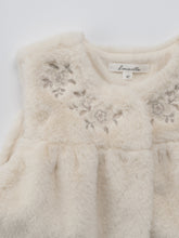 Load image into Gallery viewer, Vaila Fur Vest