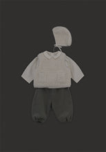 Load image into Gallery viewer, Baby Sabre Fur Bonnet
