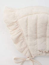 Load image into Gallery viewer, Baby Diamant Quilting Bonnet
