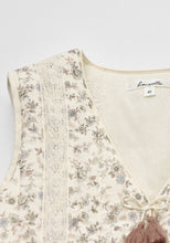 Load image into Gallery viewer, Thessaria Quilting Vest
