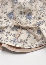 Load image into Gallery viewer, Baby Helisei Bonnet
