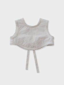 Claudia Bib