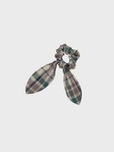 Load image into Gallery viewer, Gradin Scrunchies
